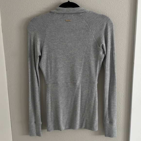 Never worn Alala Rise Quarter Zip Sweater - Picture 8 of 9